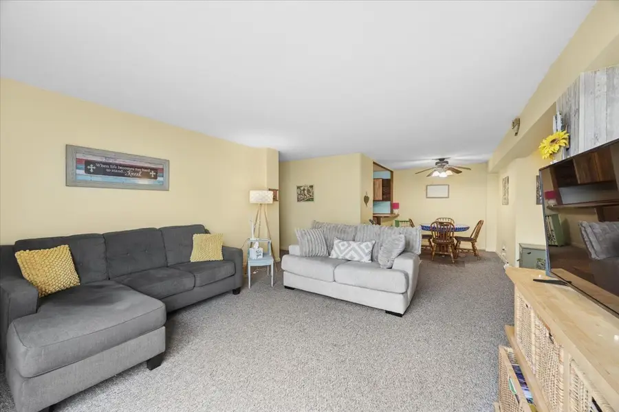 2211 S Stewart Avenue S #6D, Lombard, IL 60148 - #2