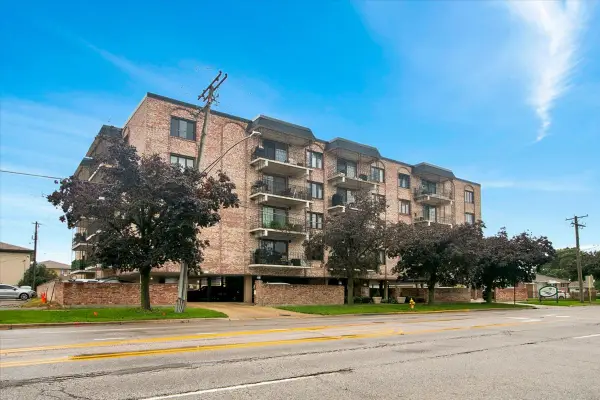 7525 W Lawrence Avenue #505, Harwood Heights, IL 60706