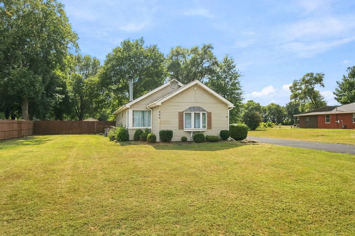 245 W Southmor Road, Morris, IL 60450 - #1