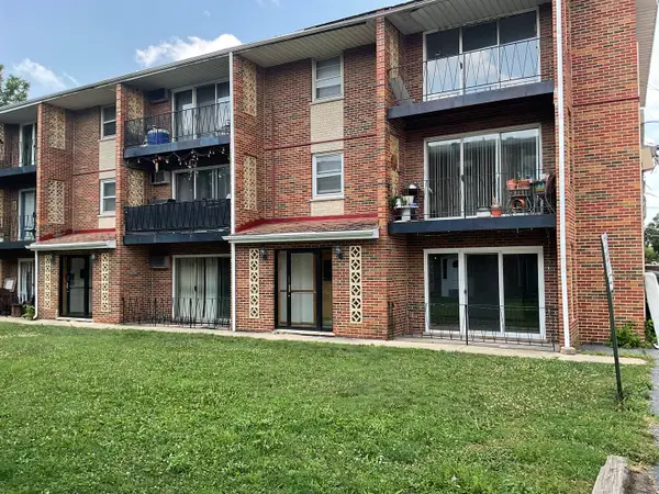 6436 W 64th Place #C1, Chicago, IL 60638