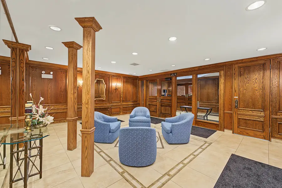 101 Old Oak Drive #215, Buffalo Grove, IL 60089 - #2