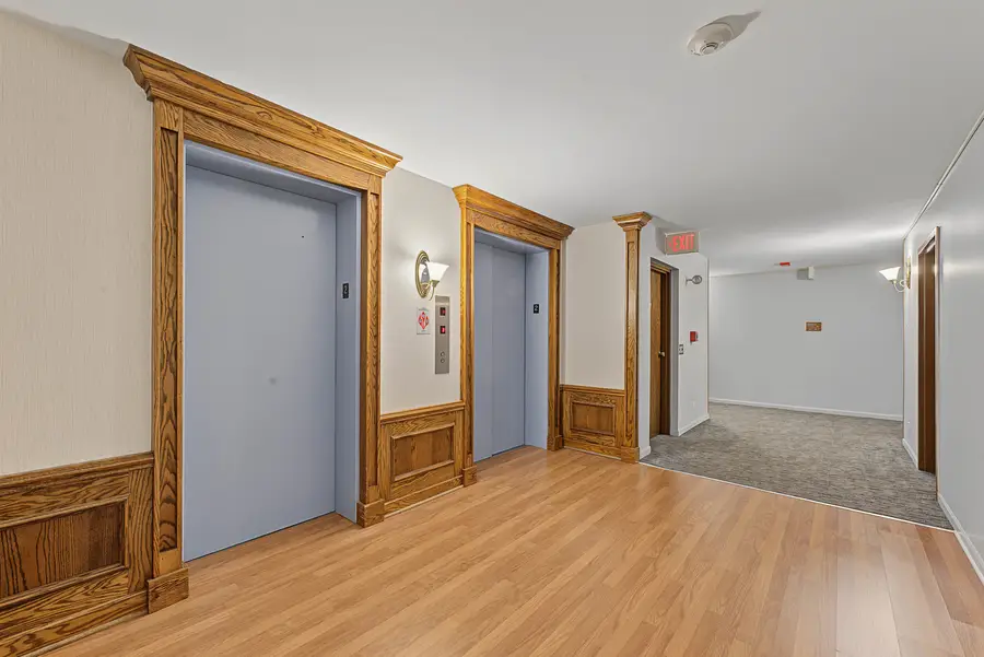 101 Old Oak Drive #215, Buffalo Grove, IL 60089 - #3