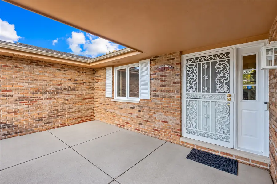 105 Haverhill Lane, Schaumburg, IL 60193 - #2
