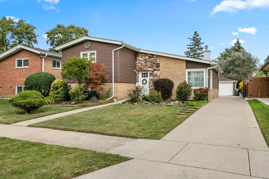 8143 N Clifton Avenue, Niles, IL 60714 - #2