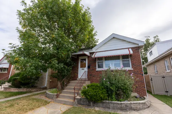 2433 S Keystone Avenue, North Riverside, IL 60546