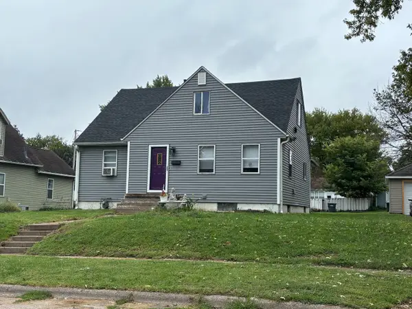 2440 Dunham Street, Clinton, IA 52732