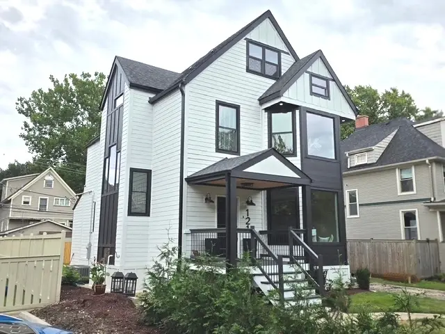 121 N Kensington Avenue, La Grange, IL 60525 - #1