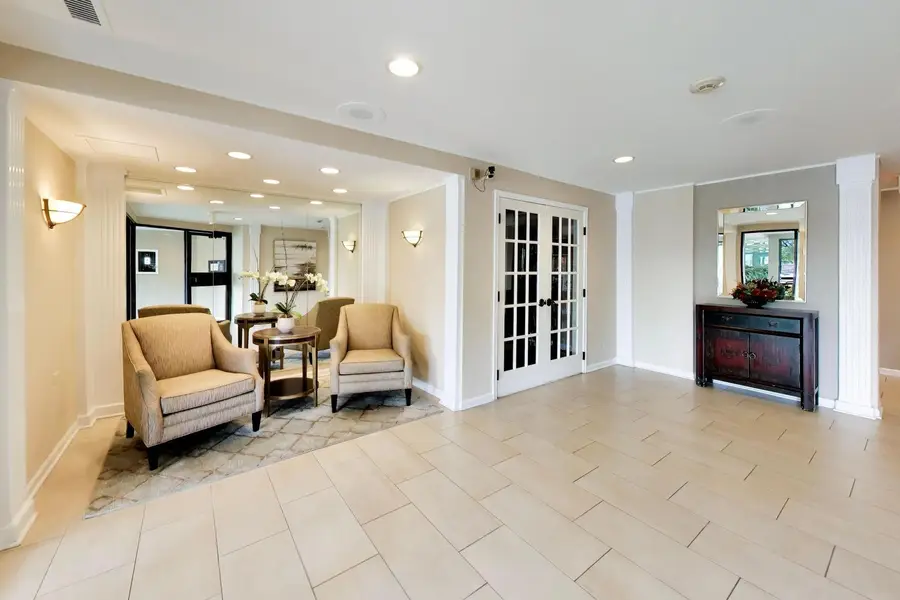 2020 Chestnut Avenue #109, Glenview, IL 60025 - #3
