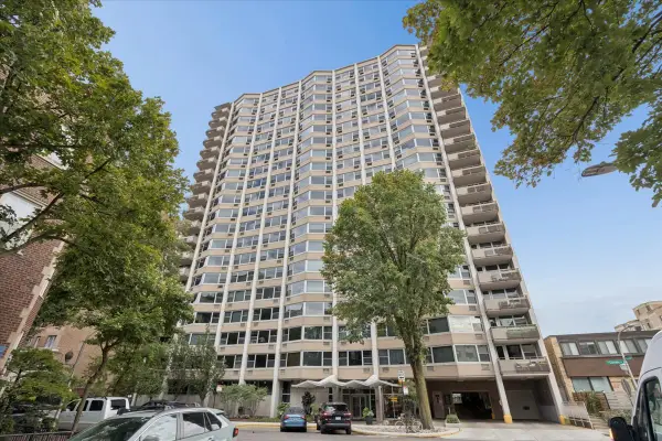 555 W Cornelia Avenue #501, Chicago, IL 60657