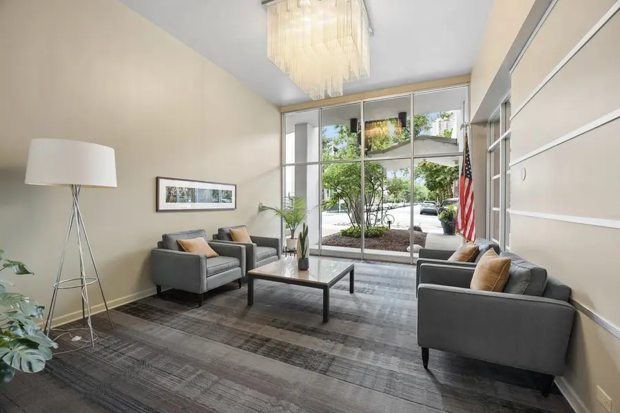 555 W Cornelia Avenue #501, Chicago, IL 60657 - #2