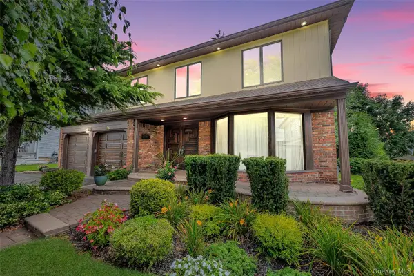 26 Knolls Drive, Manhasset Hills,  11040