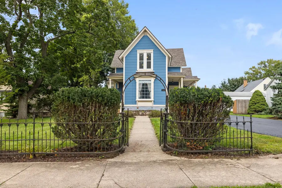 11 North Street, East Dundee, IL 60118 - #2