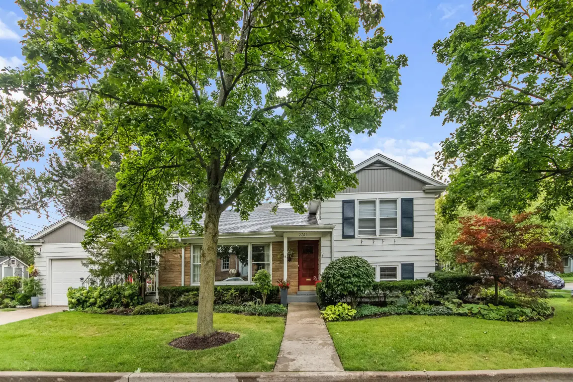 2761 Lincolnwood Drive, Evanston, IL 60201 - #1