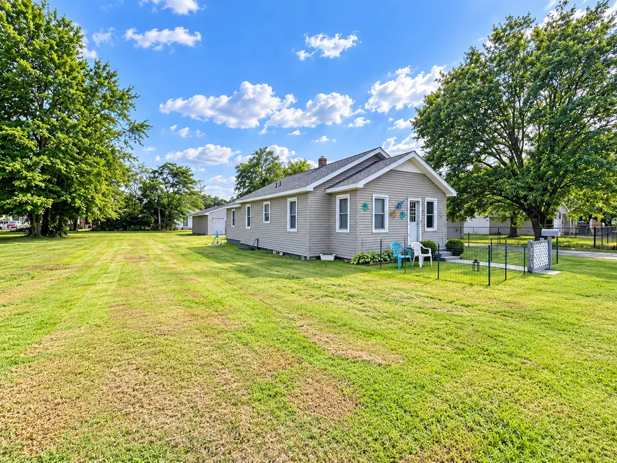 210 W 20th Street, Metropolis, IL 62960 - #2