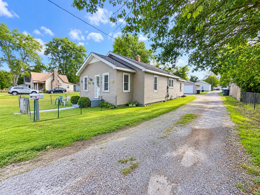 210 W 20th Street, Metropolis, IL 62960 - #3