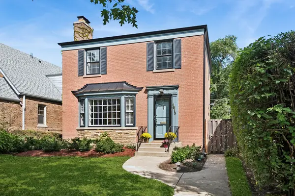 1615 Dobson Street, Evanston, IL 60202