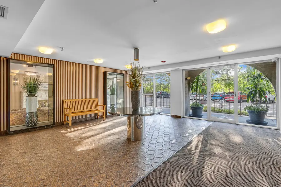 6400 N Cicero Avenue #416, Lincolnwood, IL 60712 - #3