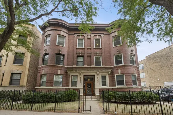 823 W Belle Plaine Avenue #3, Chicago, IL 60613