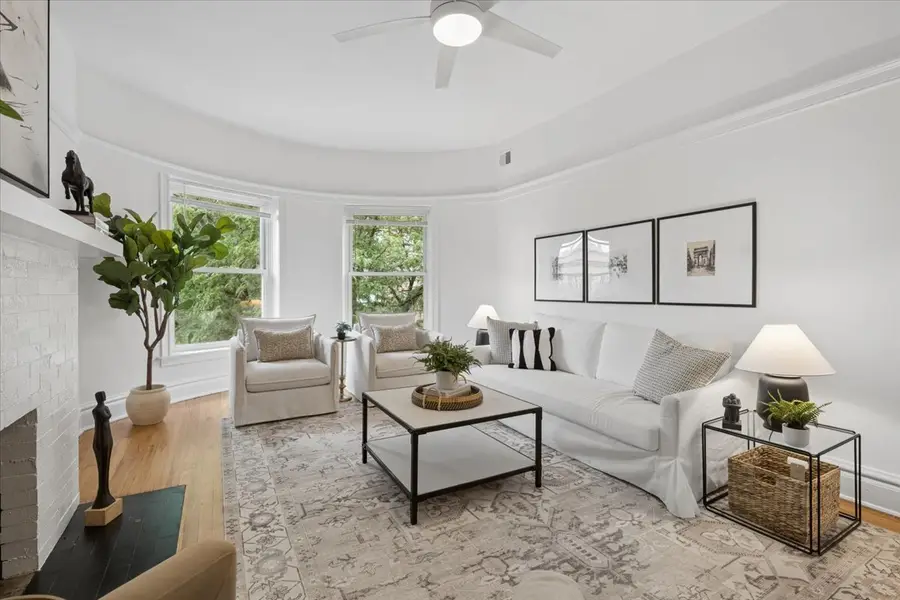 823 W Belle Plaine Avenue #3, Chicago, IL 60613 - #3