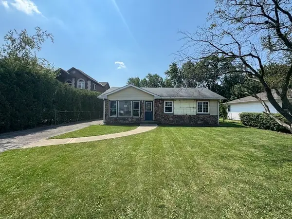 8229 W Summerdale Avenue, Chicago, IL 60656