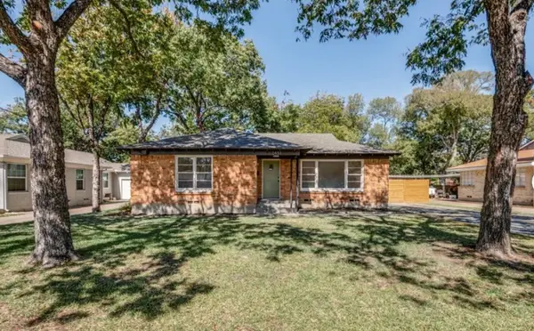 2433 Southwood Drive, Dallas,  75233