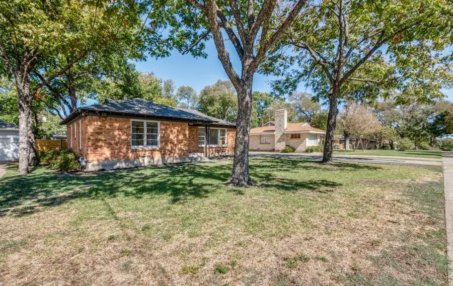 2433 Southwood Drive, Southwest Dallas, TX 75233 - #2