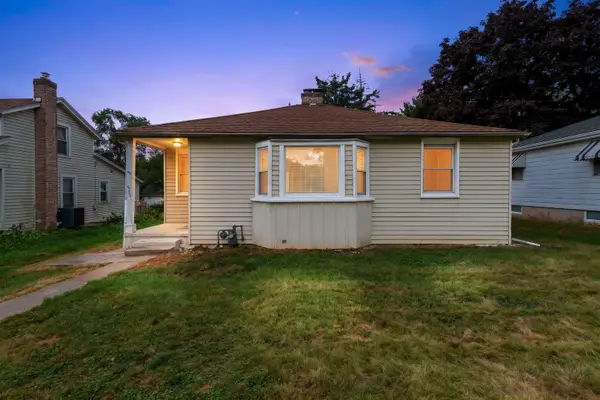 939 N Sleight Street, Naperville, IL 60563