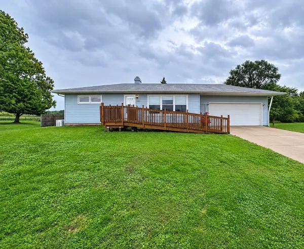 10411 Ridgewood Road, Milan, IL 61264