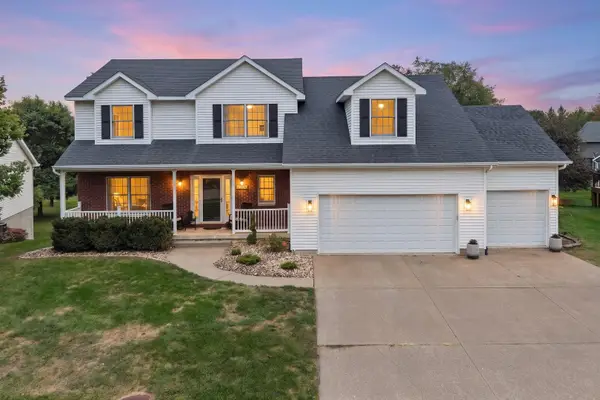 1953 Streamside Drive, Bettendorf, IA 52722
