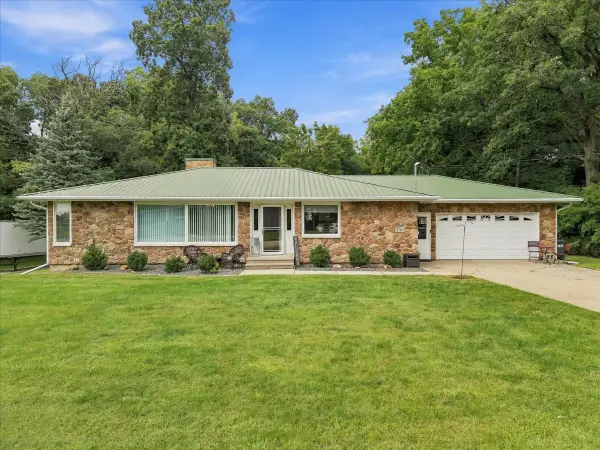 1761 Franklin Road, Franklin Grove, IL 61031