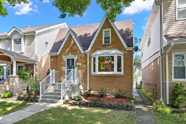 6051 N Marmora Avenue, Chicago, IL 60646