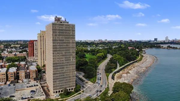 6700 S South Shore Drive #18G, Chicago, IL 60649