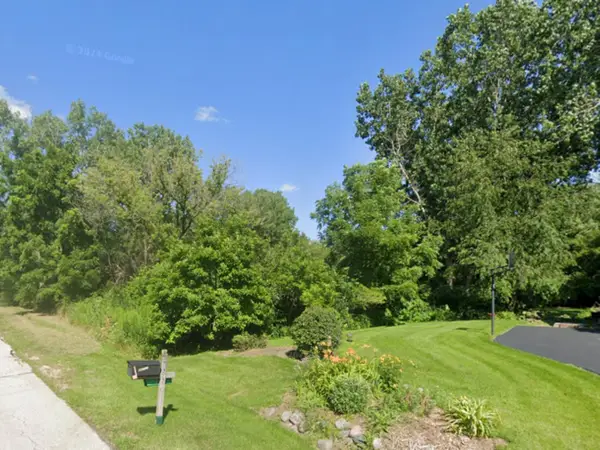 28587 N Monroe Street, Wauconda, IL 60084