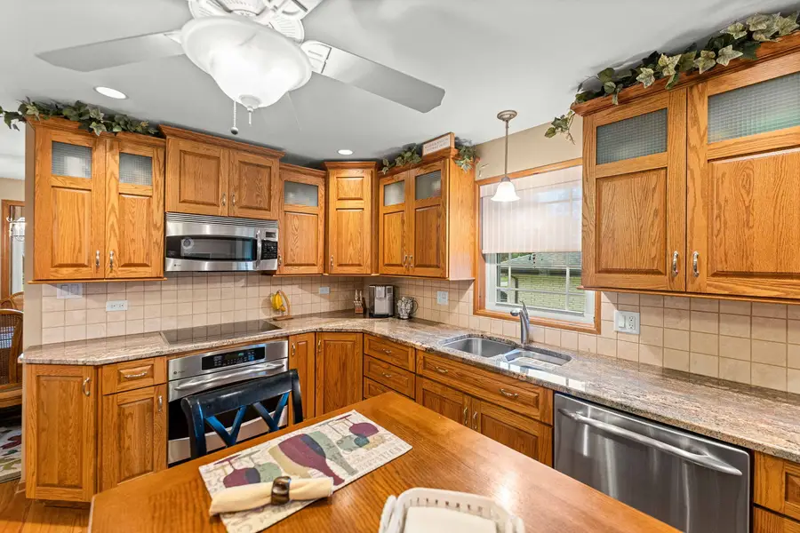 12449 S Mcvickers Avenue, Palos Heights, IL 60463 - #3