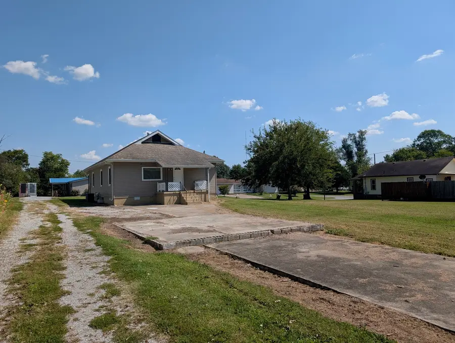 1417 S Ledford Street, Harrisburg, IL 62946 - #2