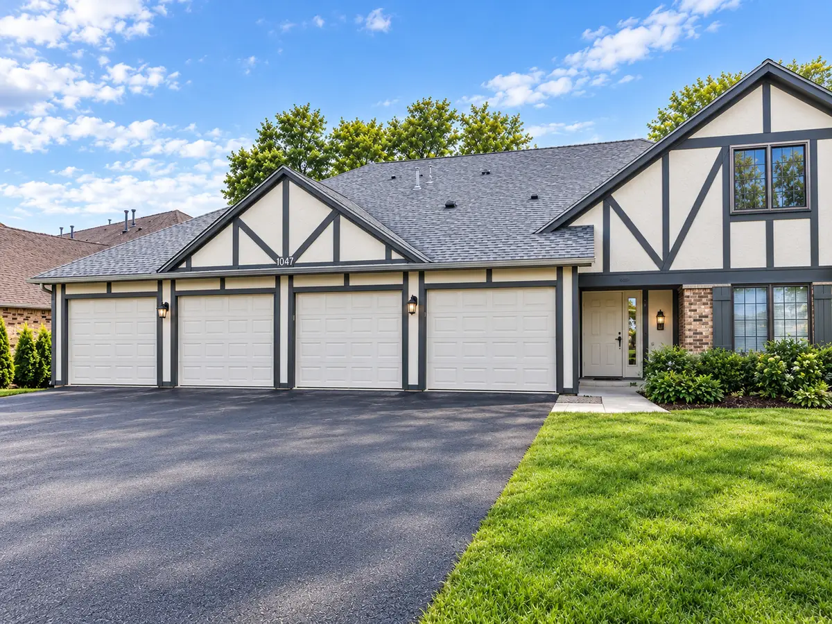 1948 N Hidden Creek Circle #2, Palatine, IL 60074 - #1