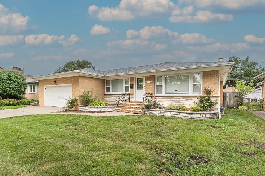 5018 Dobson Street, Skokie, IL 60077 - #2