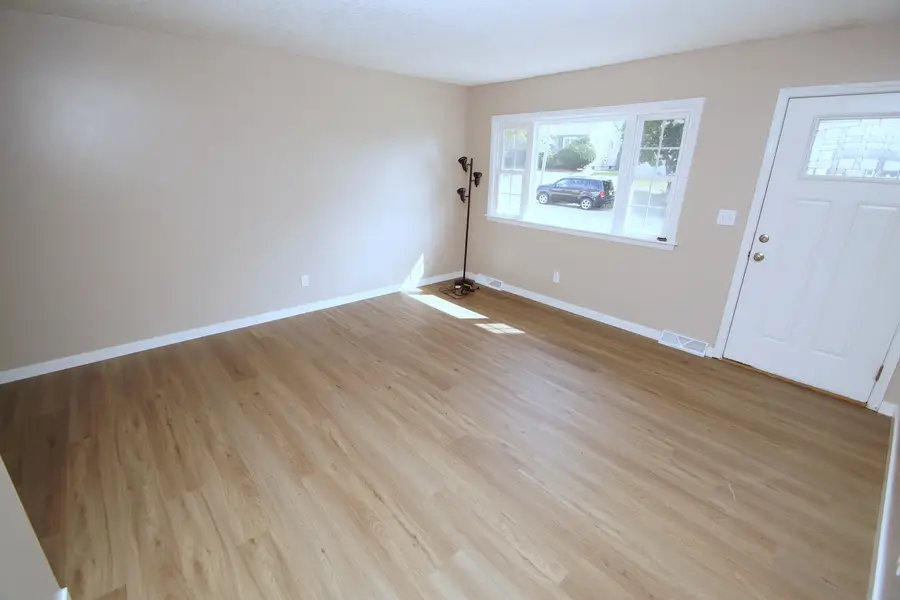 2902 Magnolia Drive, Bettendorf, IA 52722 - #3