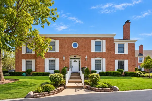 128 Carriage Way Drive #117B, Burr Ridge, IL 60527