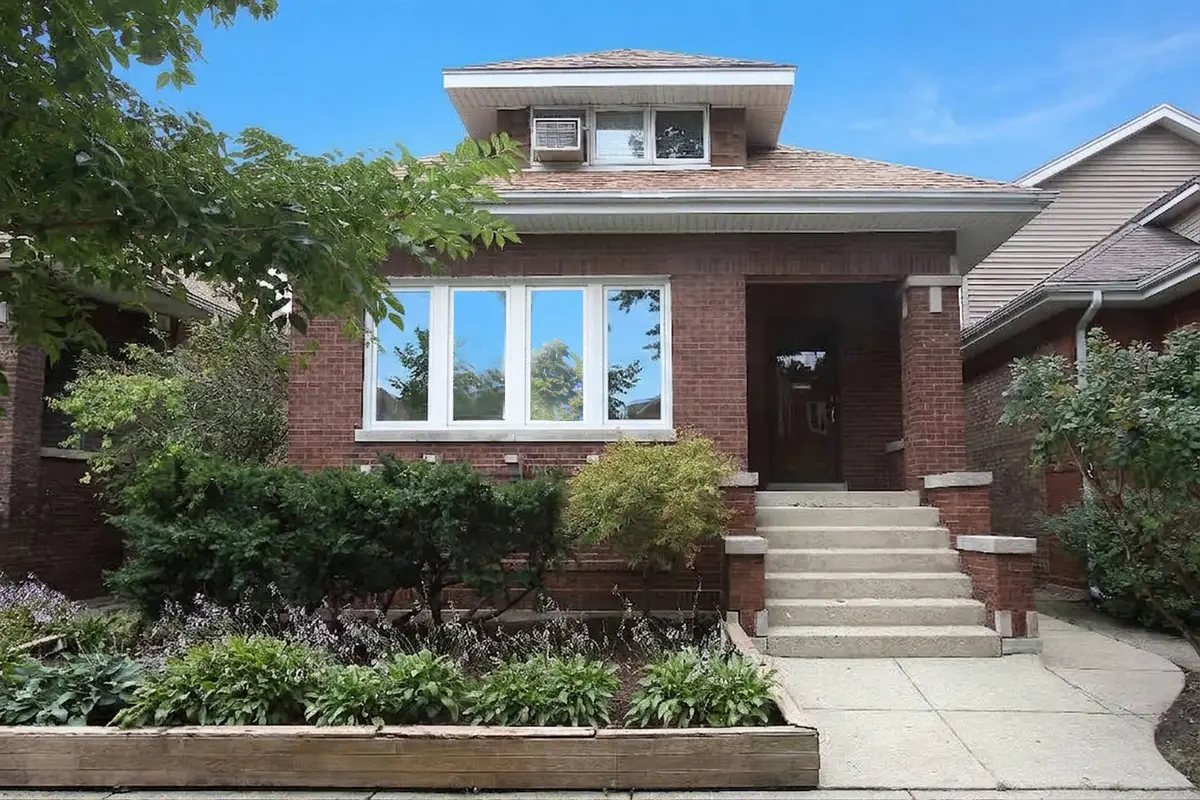 6525 N Washtenaw Avenue, Chicago, IL 60645 - #1