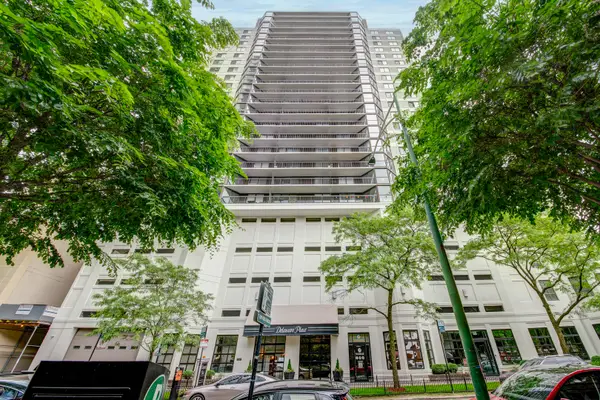 33 W Delaware Place #19H, Chicago, IL 60610