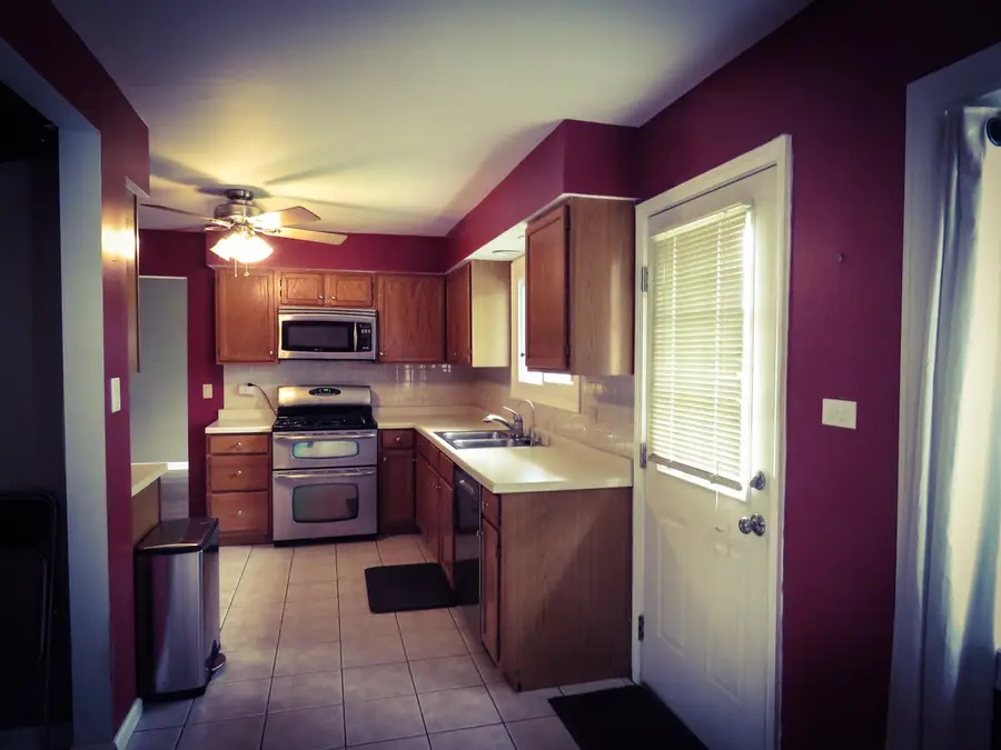 1800 N Newport Road, Hoffman Estates, IL 60169 - #2