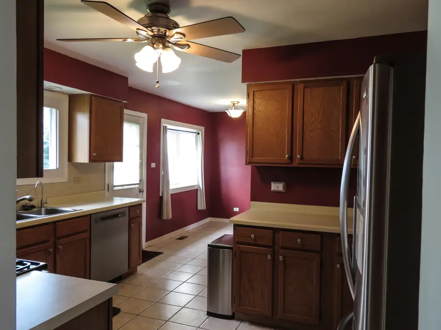 1800 N Newport Road, Hoffman Estates, IL 60169 - #3