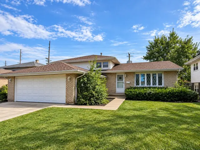 10321 Lacrosse Avenue, Oak Lawn, IL 60453 - #1