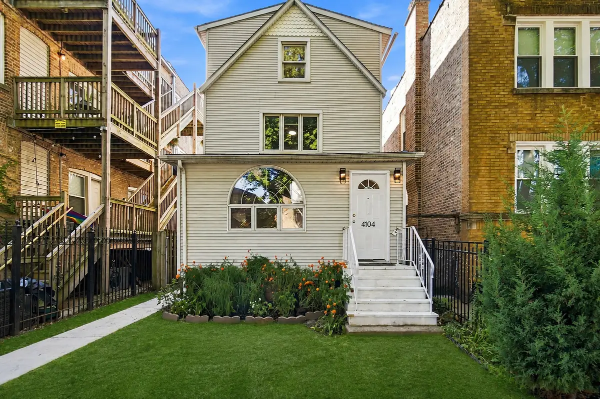 4104 N Richmond Street, Chicago, IL 60618 - #1