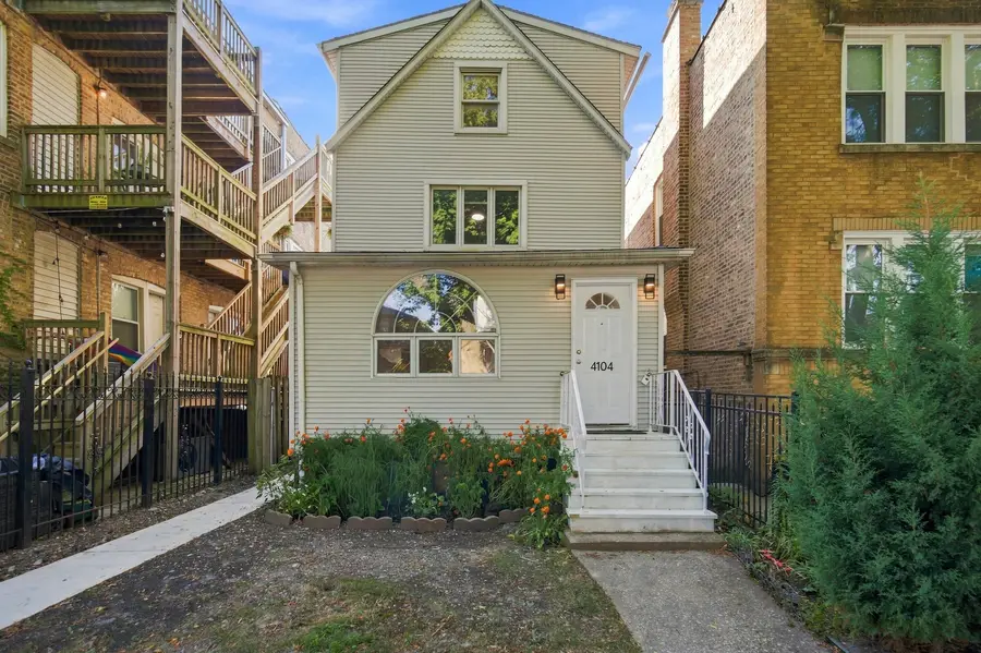 4104 N Richmond Street, Chicago, IL 60618 - #2