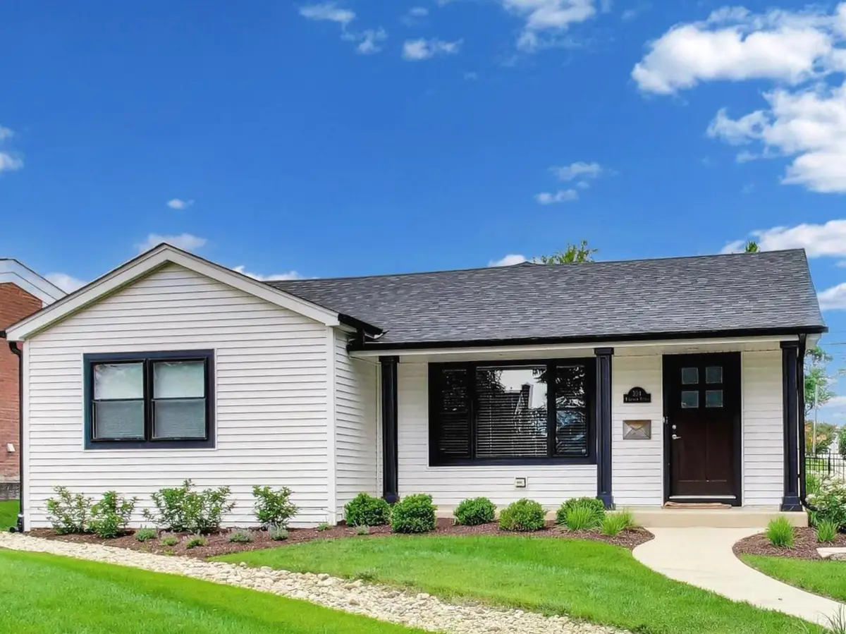 304 W Graham Avenue, Lombard, IL 60148 - #1
