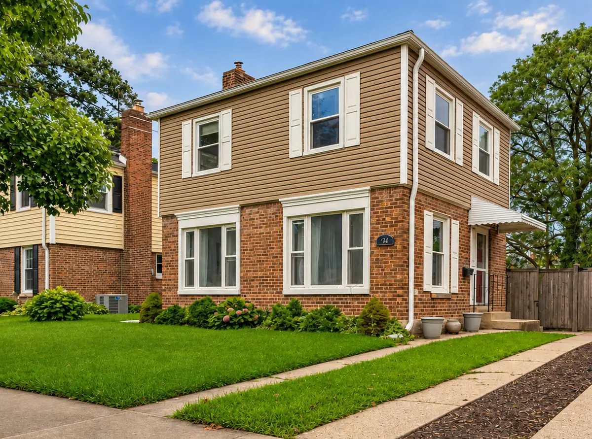 744 Manchester Avenue, Westchester, IL 60154 - #1