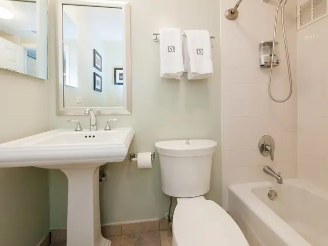 2140 N Lincoln Avenue #5103, Chicago, IL 60614 - #3