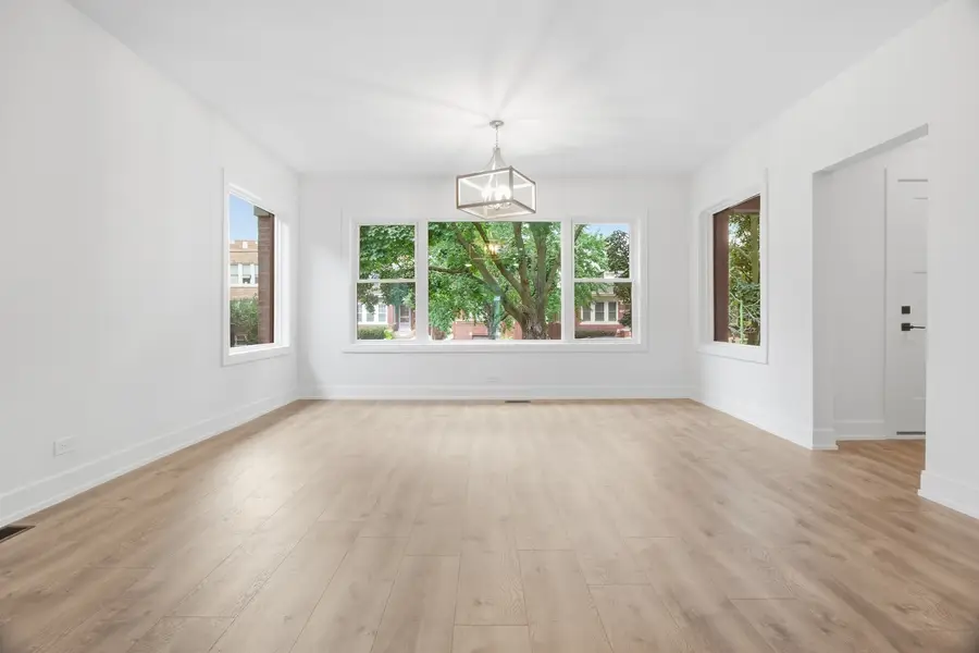 4437 N Marmora Avenue, Chicago, IL 60630 - #3